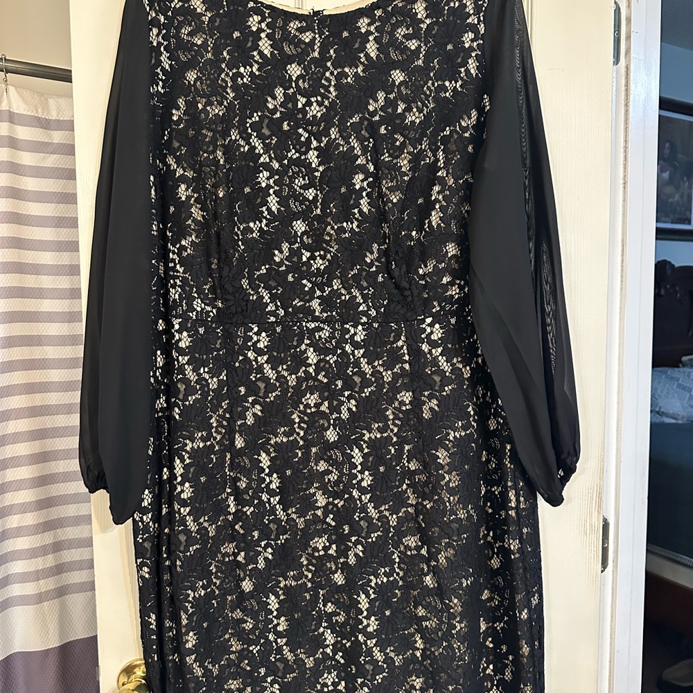 Elegant Black and White Lace Long Sleeve Dress
